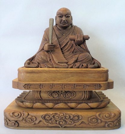 木彫仏像「日蓮上人座像」 | 木彫り彫刻制作 越前彫刻工房